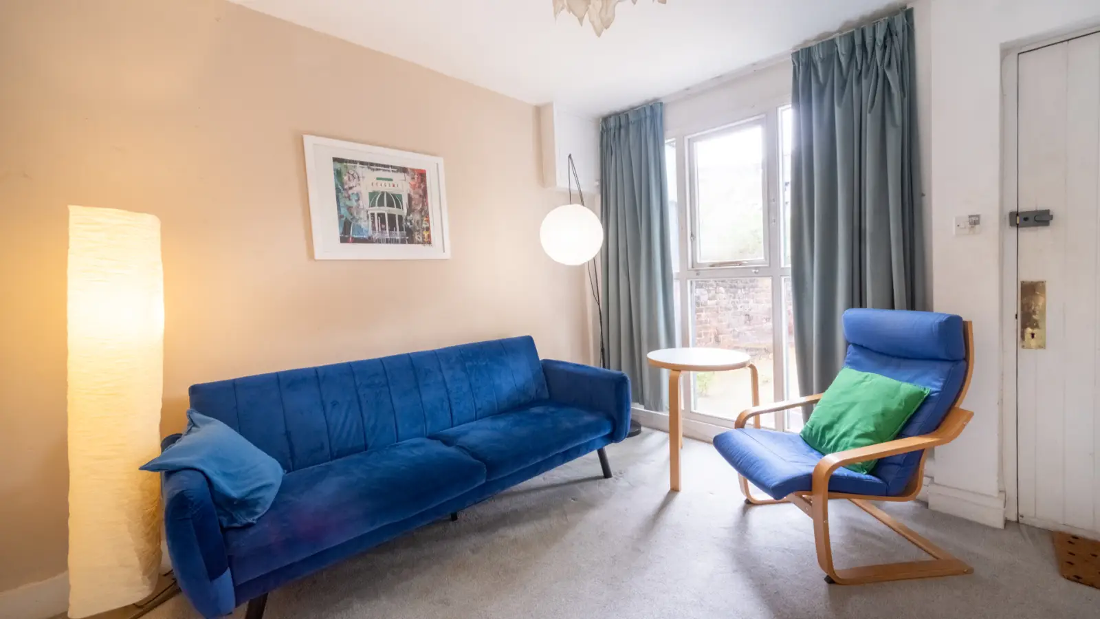 Flat Warwick Road in Greater London