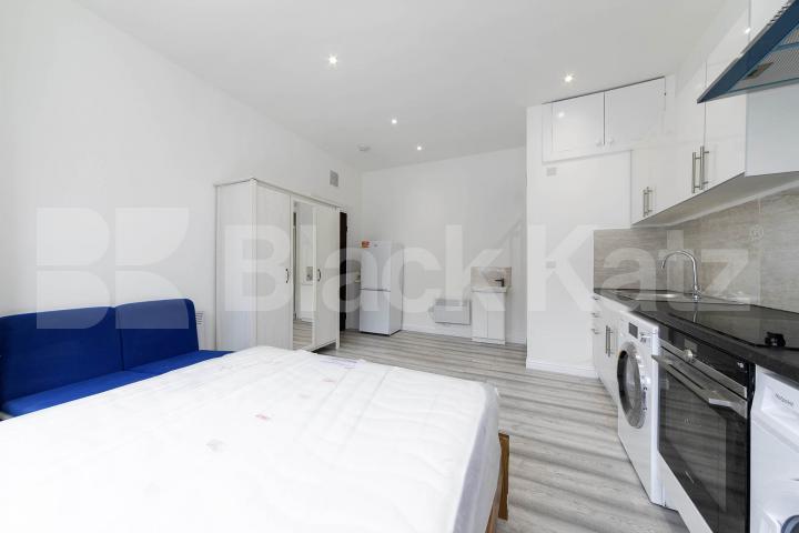 Room Iverson Road in Greater London