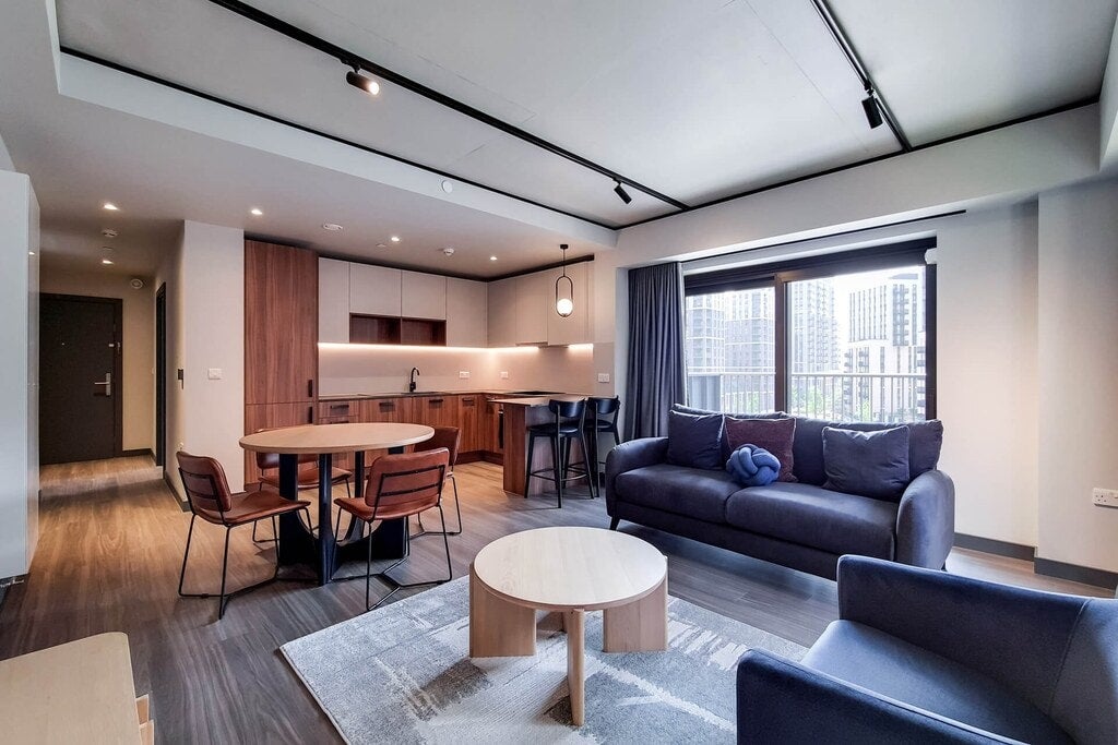 Flat Empire Way in Greater London
