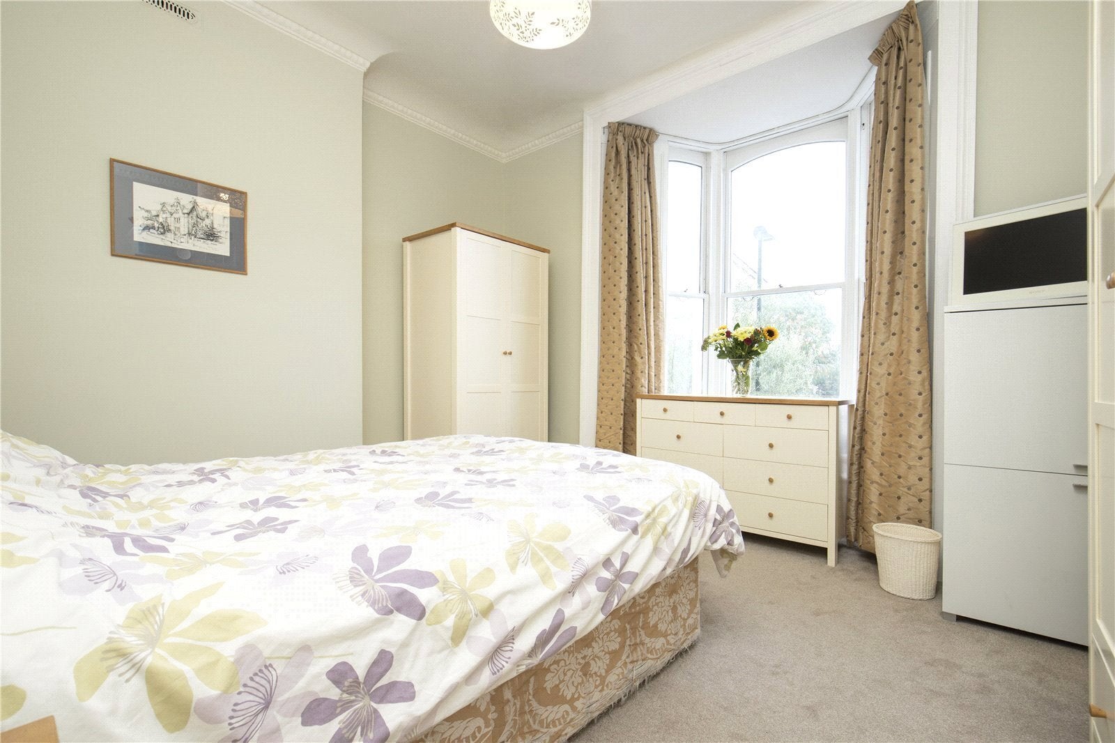 Flat Mount Ararat Road in Greater London