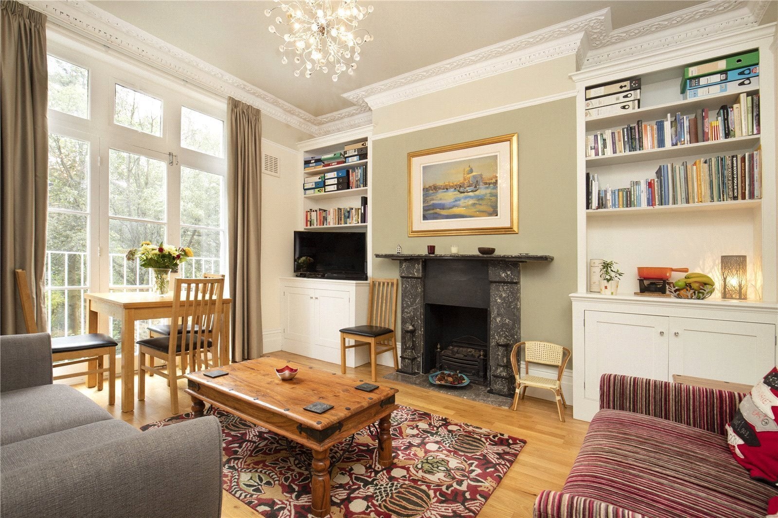Flat Mount Ararat Road in Greater London