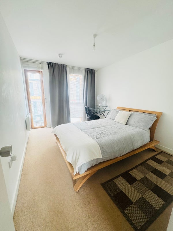 Flat Crampton Street in Greater London