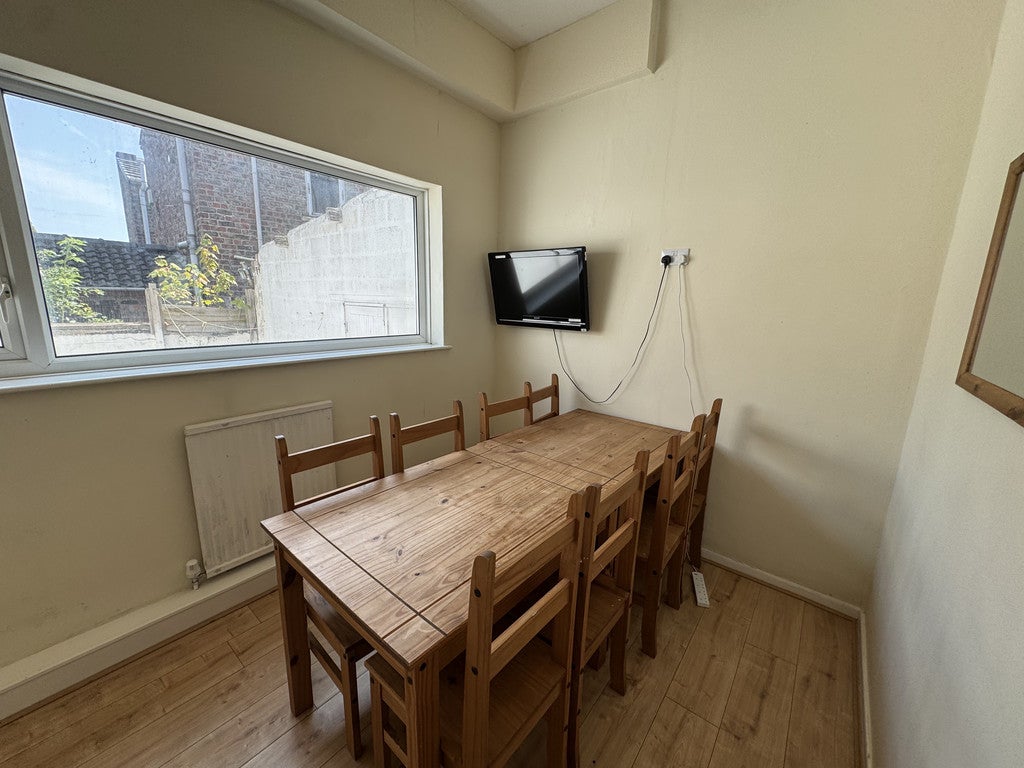 Room Kitchener Street in York