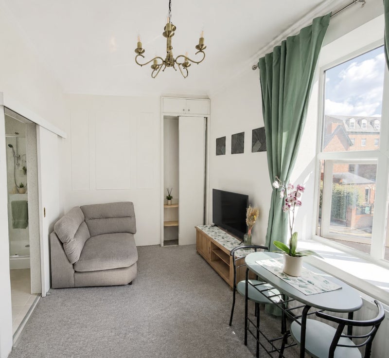 Room Bentinck Road in Newcastle upon Tyne