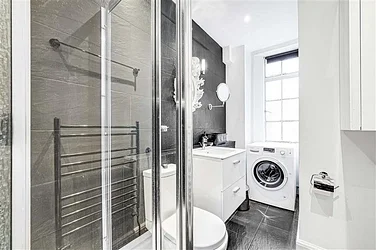 Room Upper Woburn Place in London