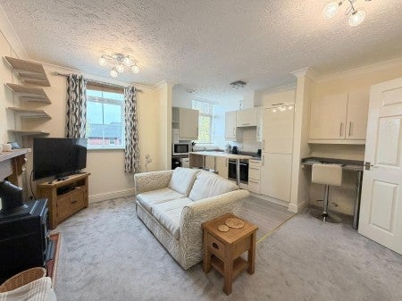 Flat Kensington Drive in Tamworth