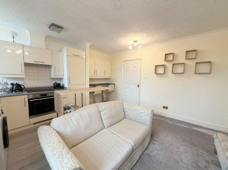 Flat Kensington Drive in Tamworth