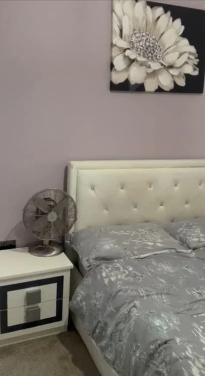 Room Greenford Road in Greater London