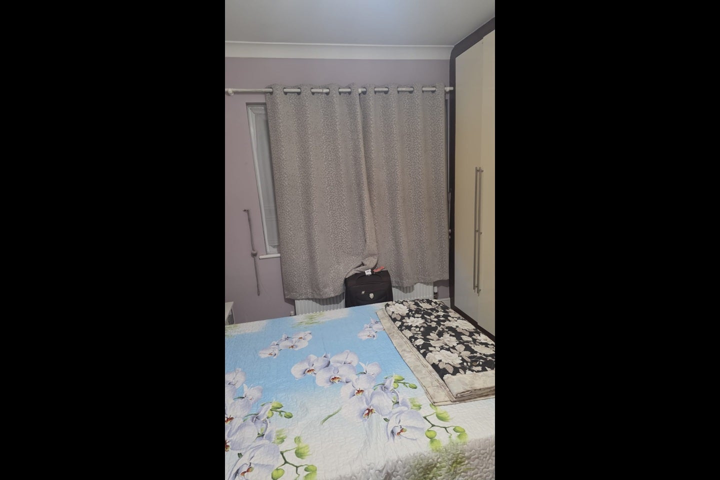 Room Greenford Road in Greater London