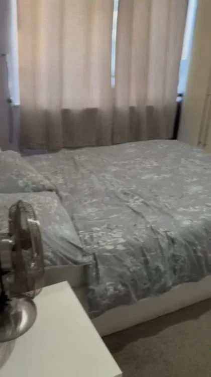 Room Greenford Road in Greater London