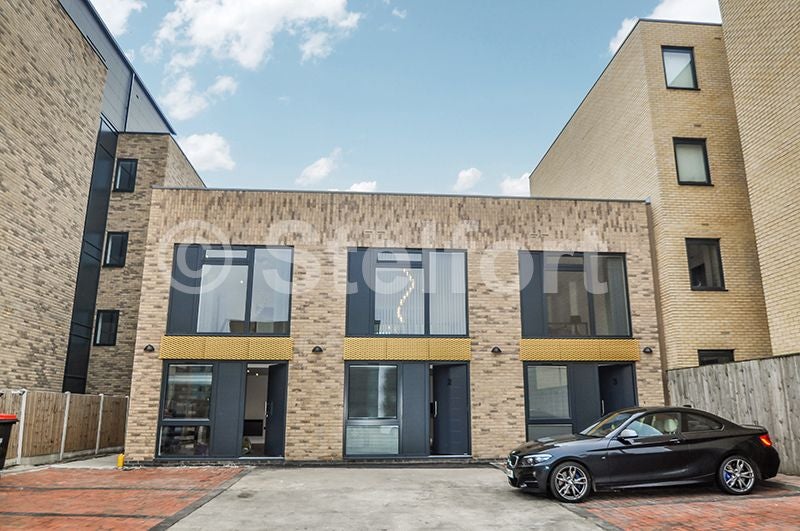 Flat Granville Road in Greater London