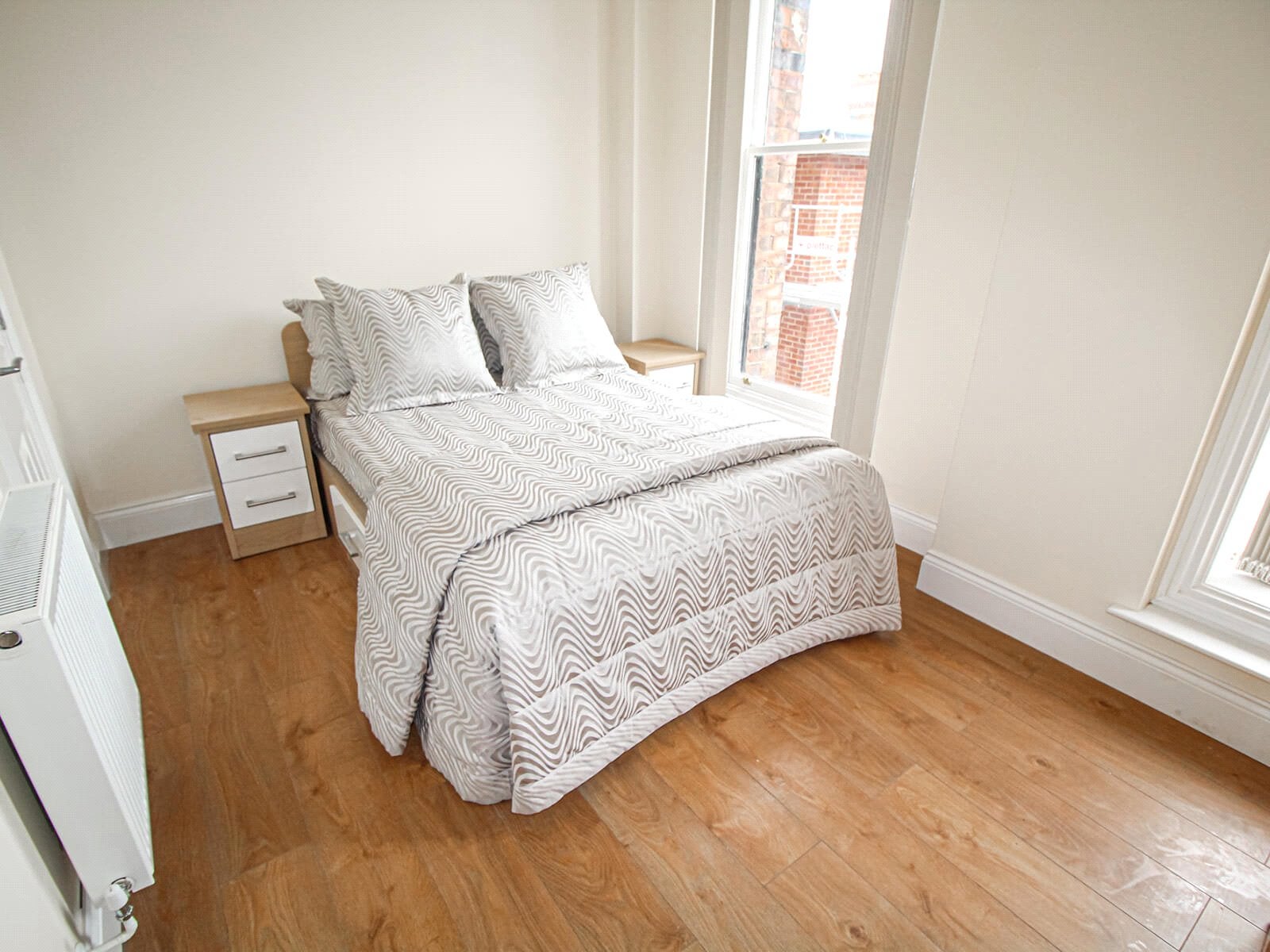 Flat Clarendon Road in Leeds