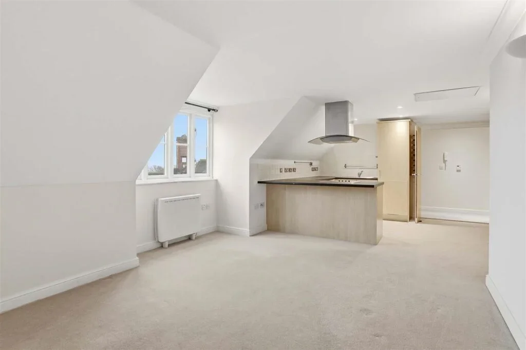Flat Elizabeth Drive in Reigate and Banstead