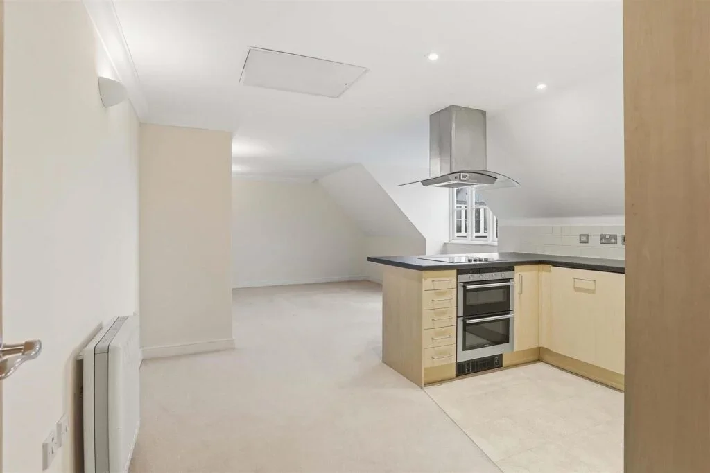 Flat Elizabeth Drive in Reigate and Banstead