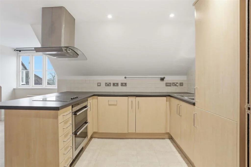 Flat Elizabeth Drive in Reigate and Banstead