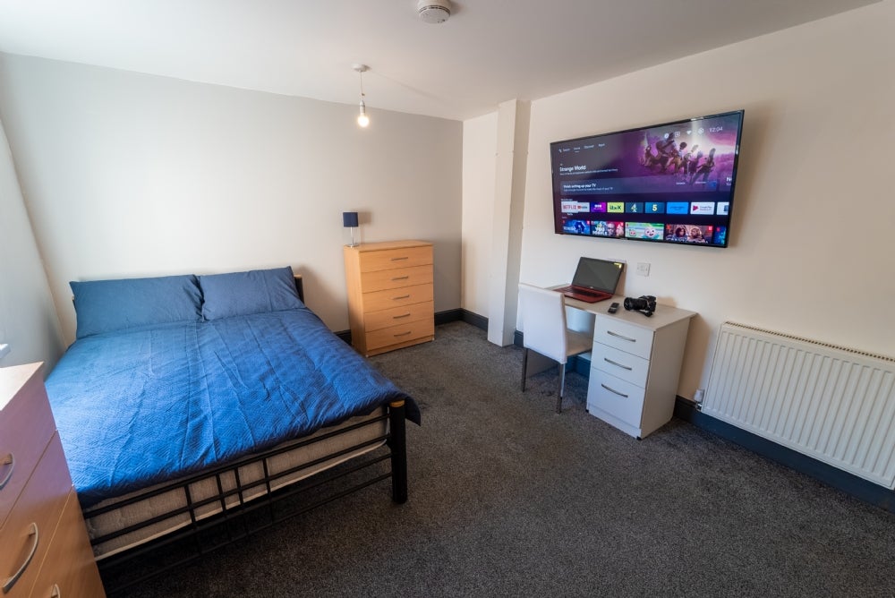 Flat Vicarage Road in Birmingham