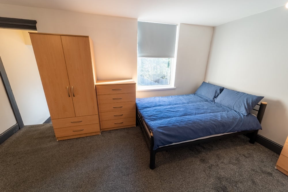 Flat Vicarage Road in Birmingham