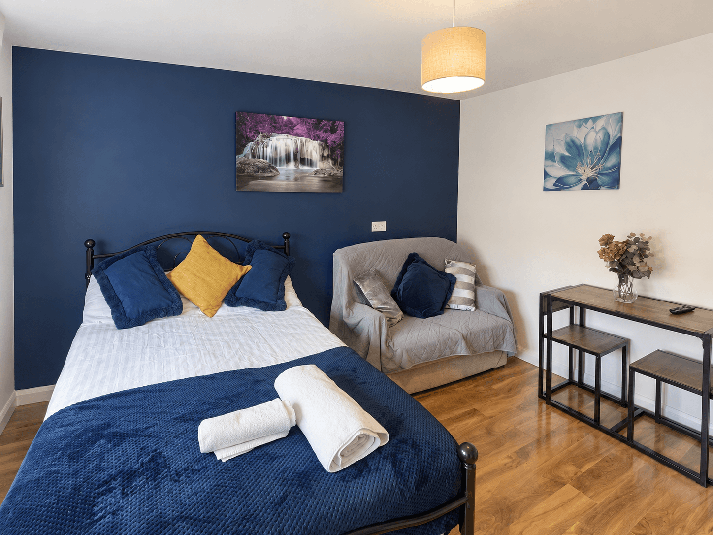 Room Fernbank Avenue in London