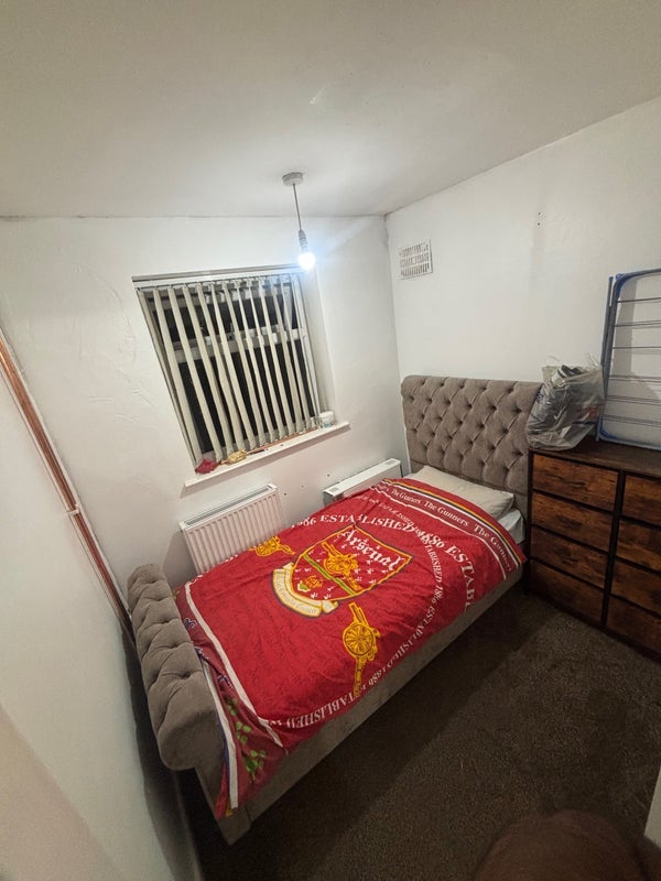 Room Deegan Close in Coventry