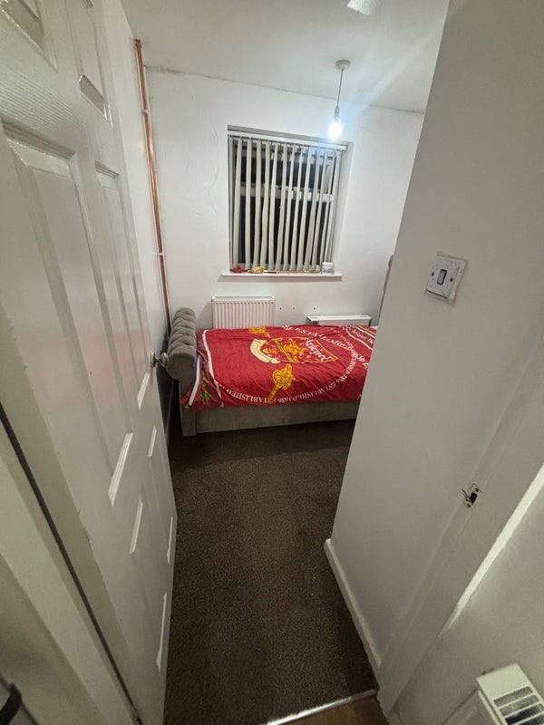 Room Deegan Close in Coventry