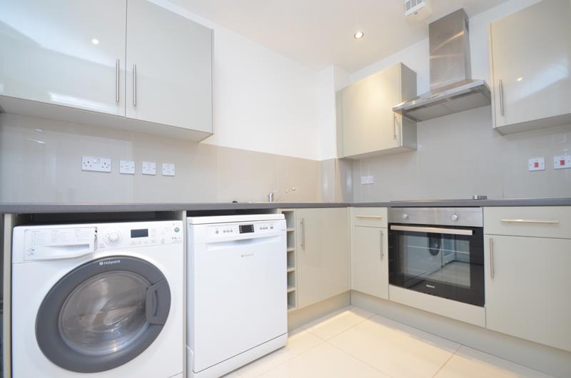 Flat Pembroke Road in Greater London