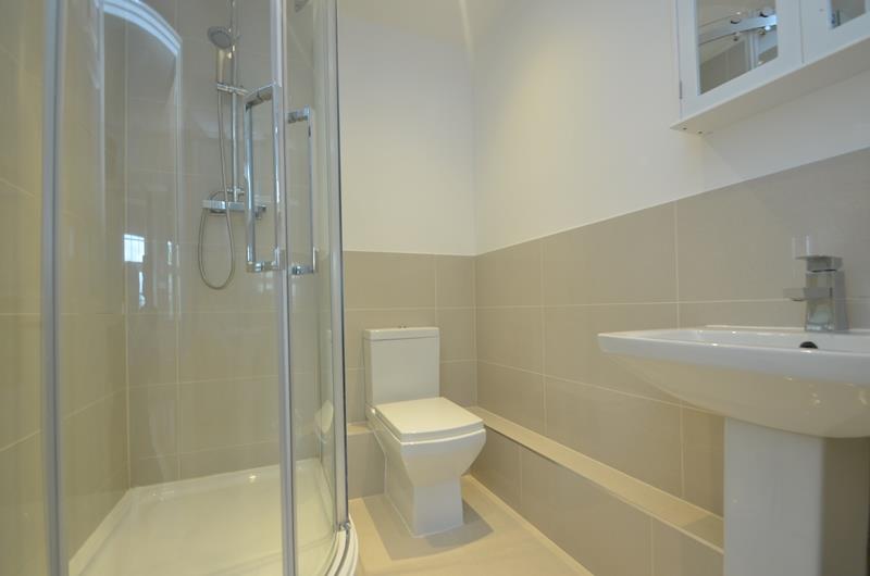 Flat Pembroke Road in Greater London