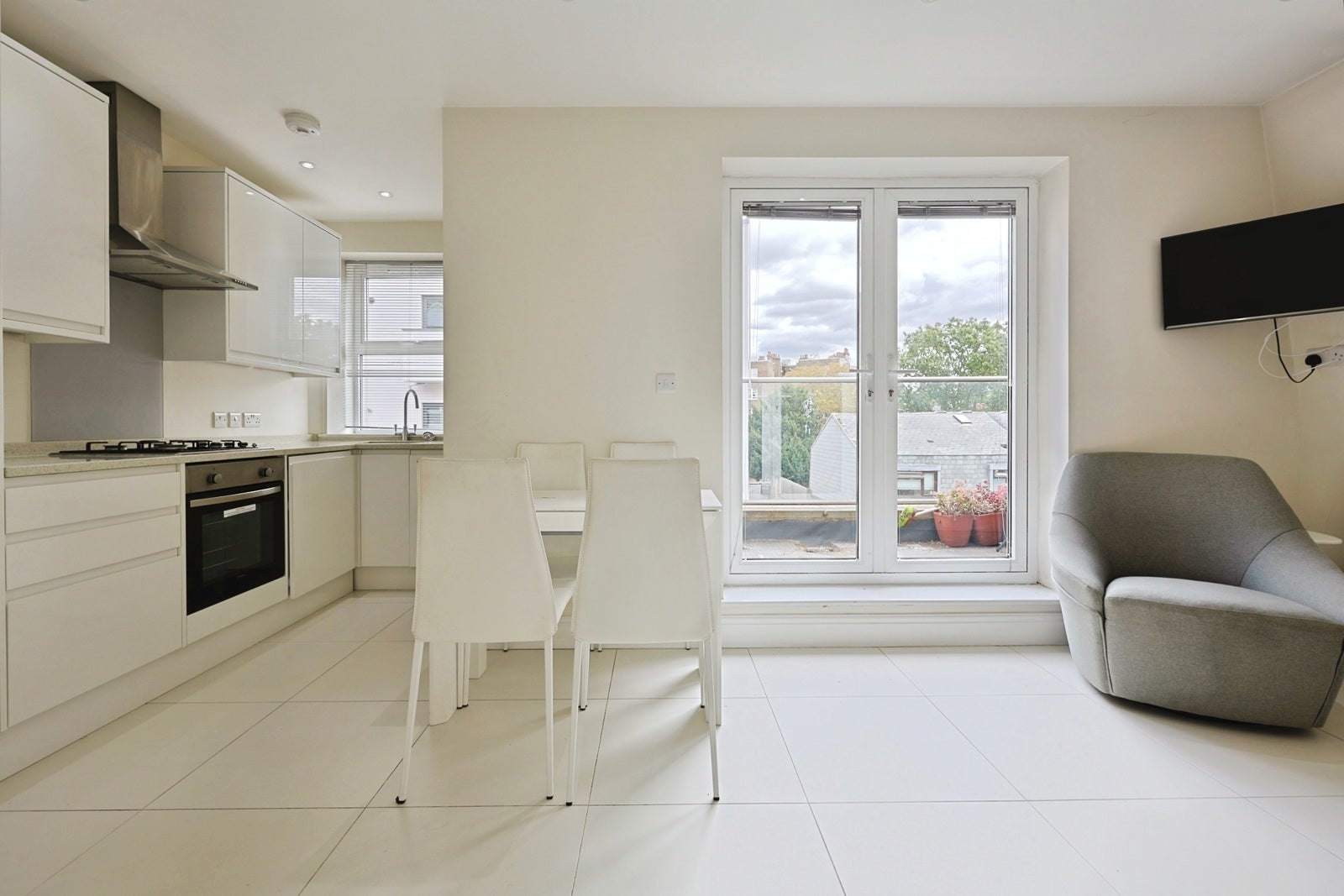 Flat Kings Place in Greater London