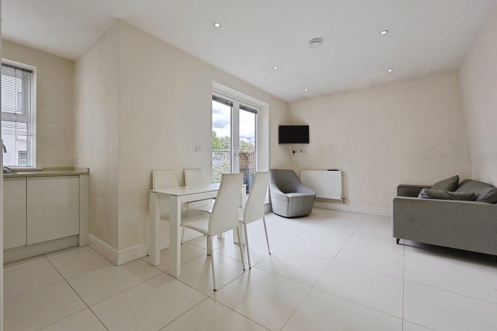 Flat Kings Place in Greater London