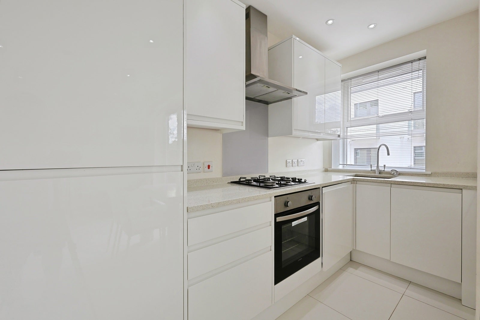 Flat Kings Place in Greater London