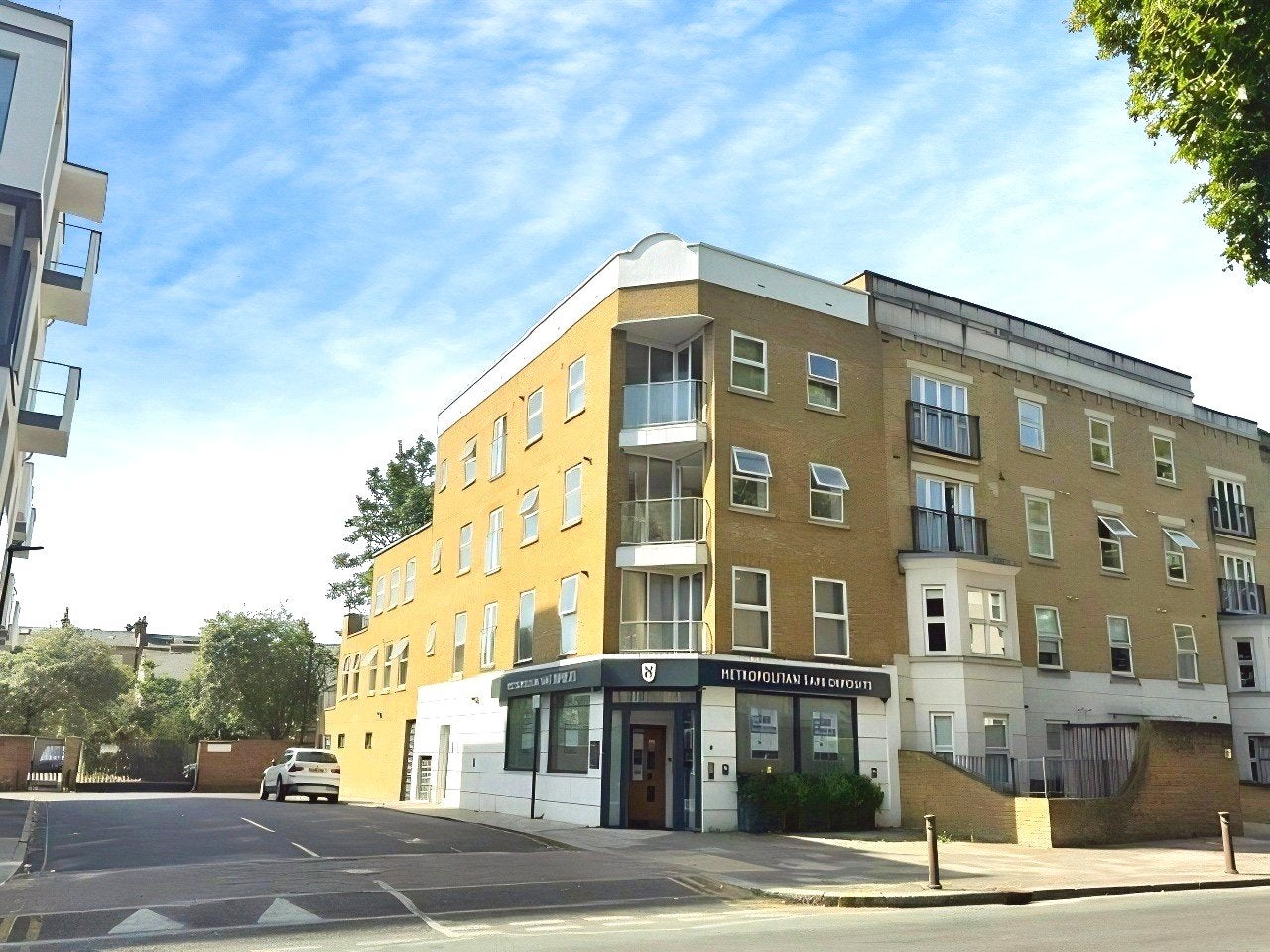 Flat Kings Place in Greater London