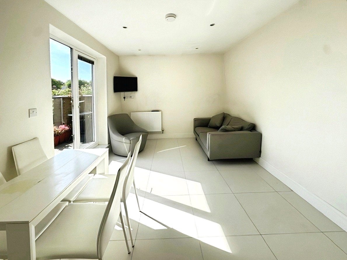 Flat Kings Place in Greater London
