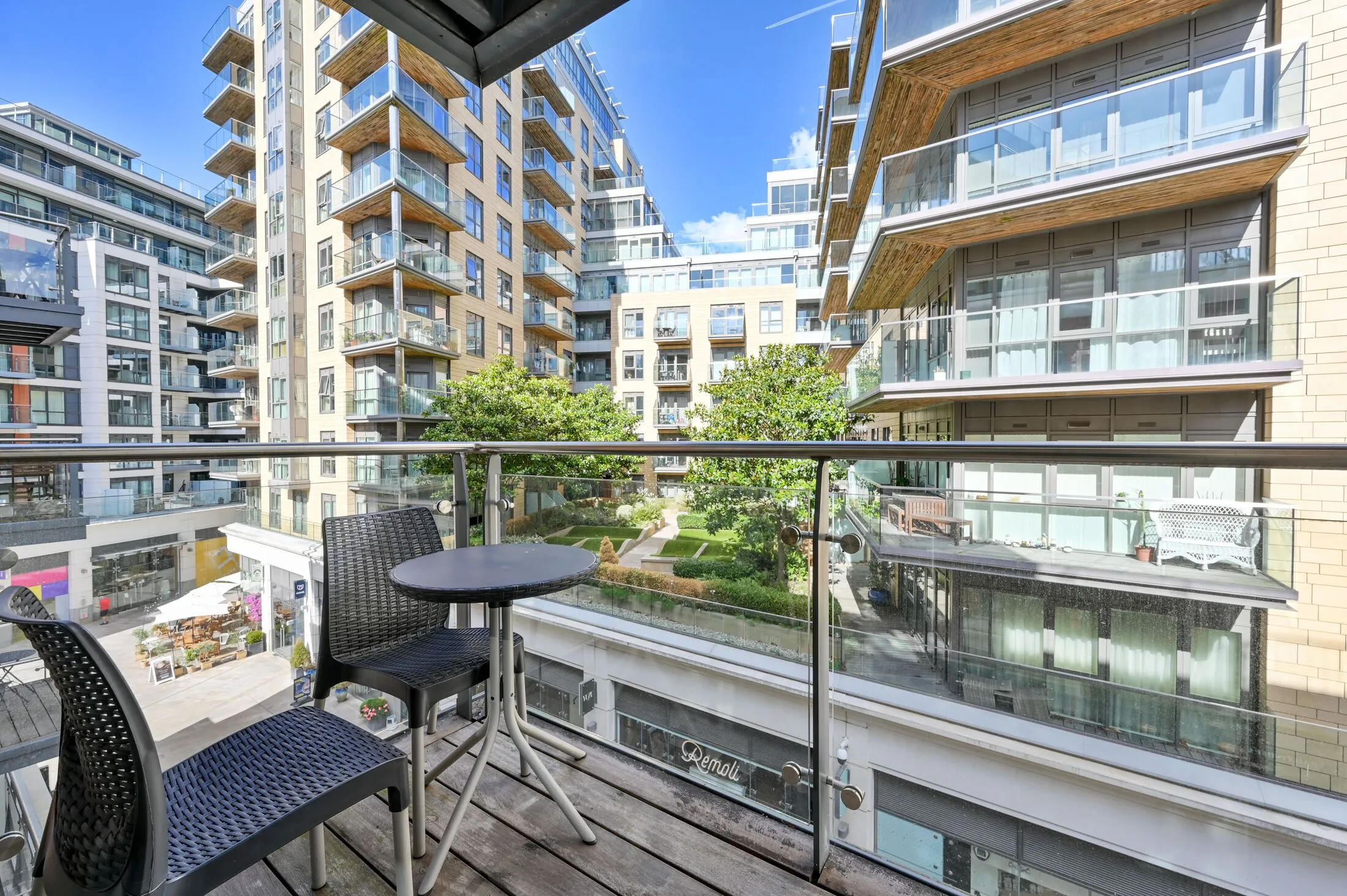 Flat Longfield Avenue in Greater London