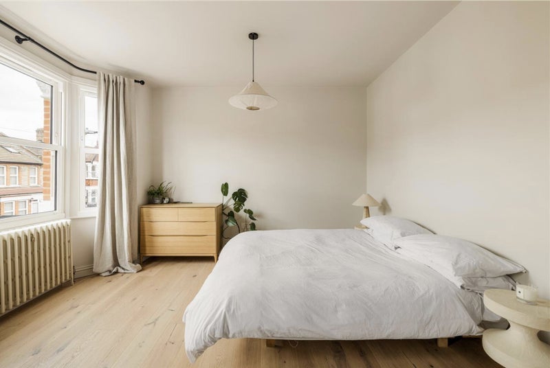 Room Somers Road in Greater London