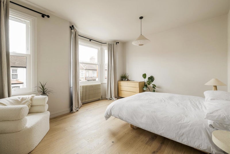 Room Somers Road in Greater London