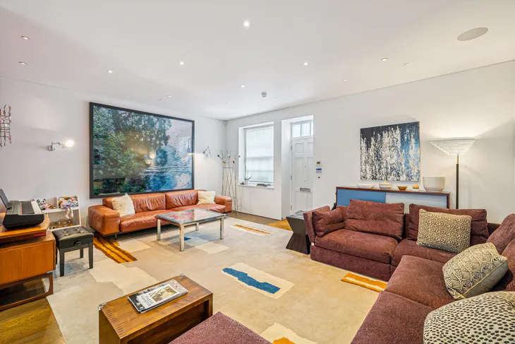 House Lyall Mews in City of Westminster