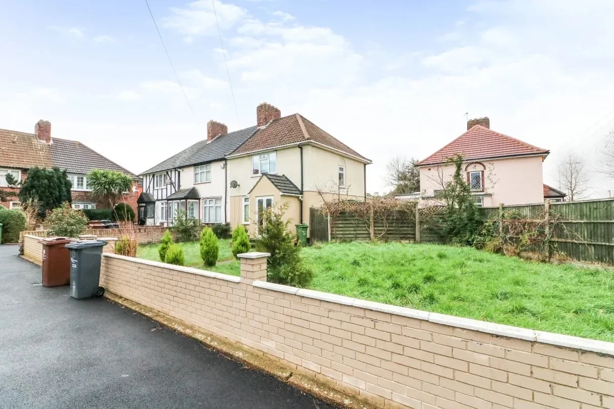 House Wood Lane in Greater London