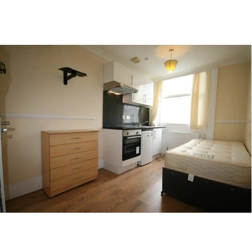 Room Clanricarde Gardens in Greater London