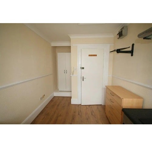 Room Clanricarde Gardens in Greater London