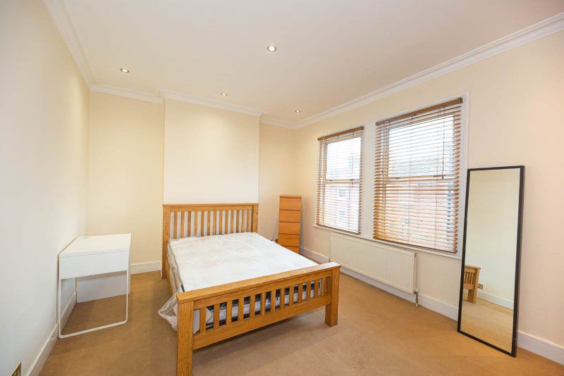 Room Chale Road in Greater London