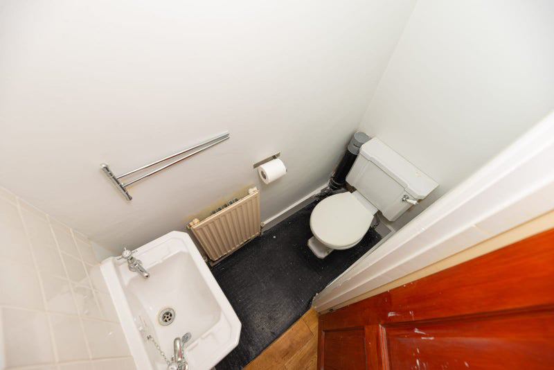Room Chale Road in Greater London