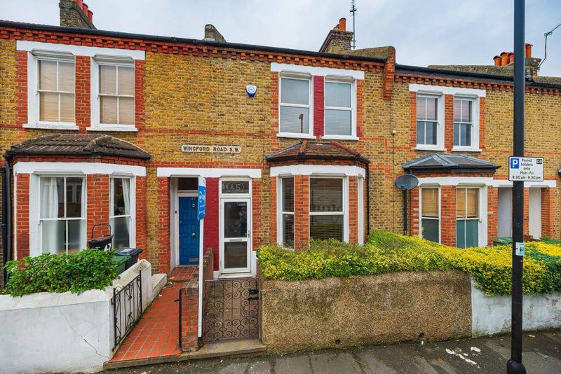 Room Chale Road in Greater London