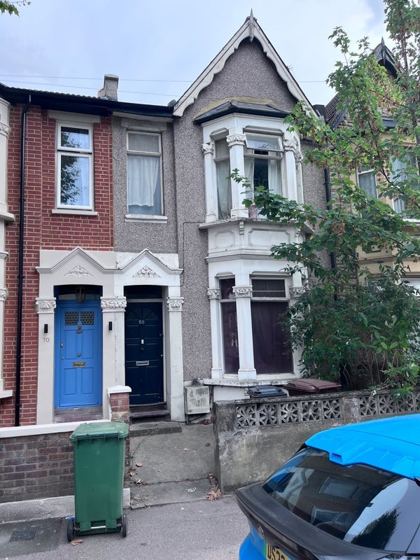 Room Calderon Road in Greater London
