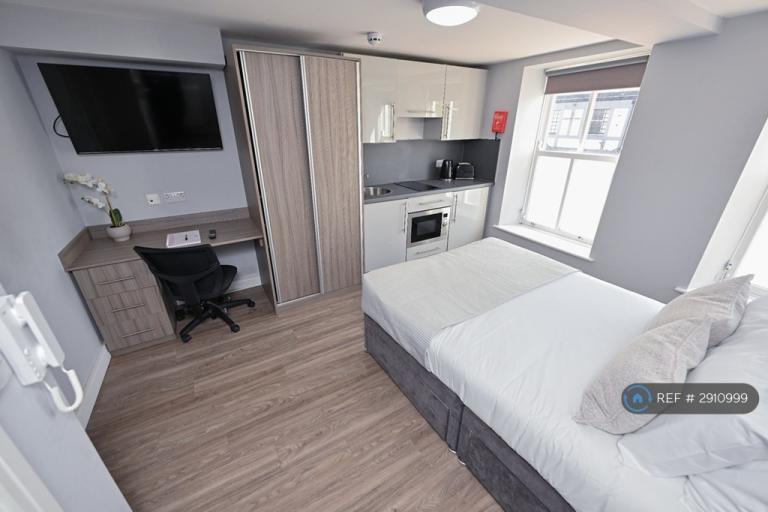 Room Moor Street in West Lancashire