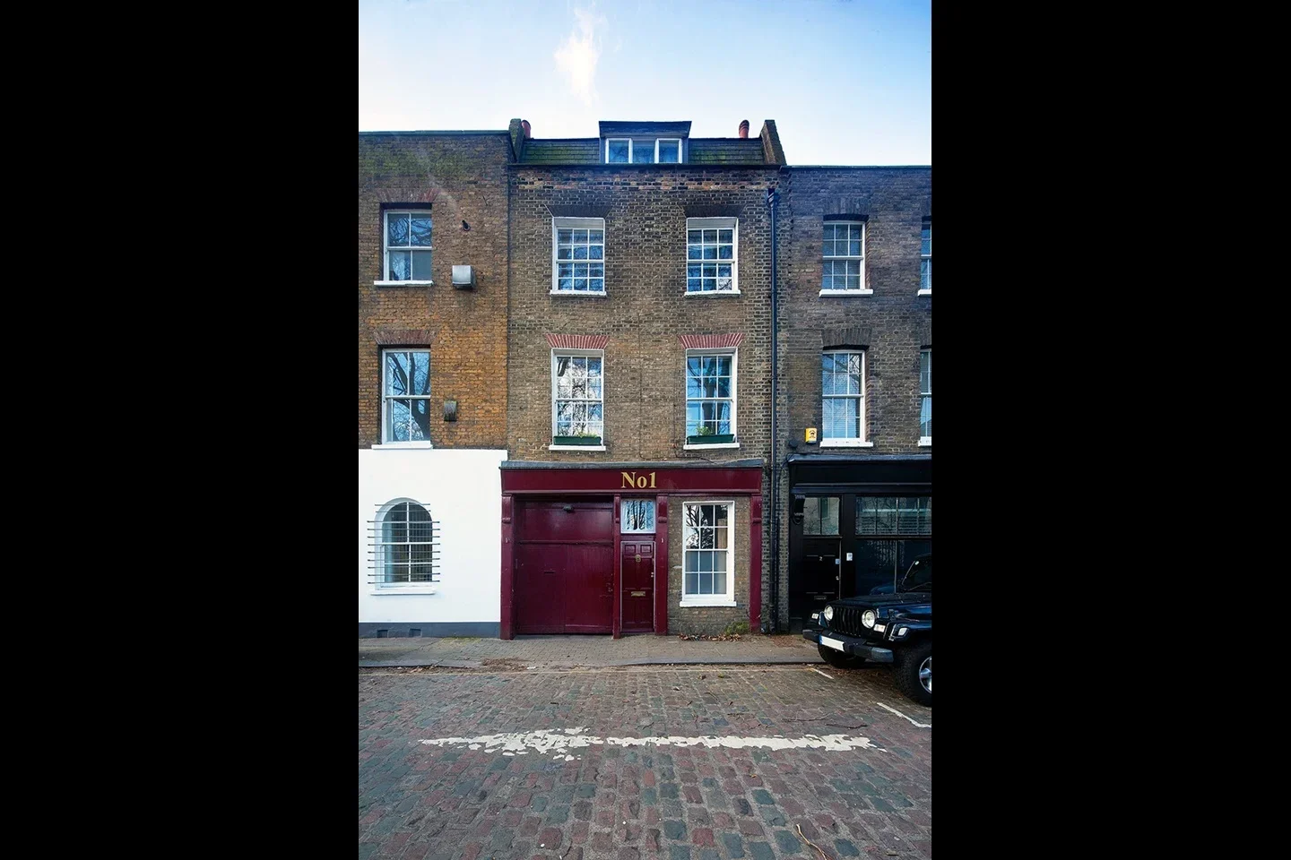 Flat Helmet Row in Greater London
