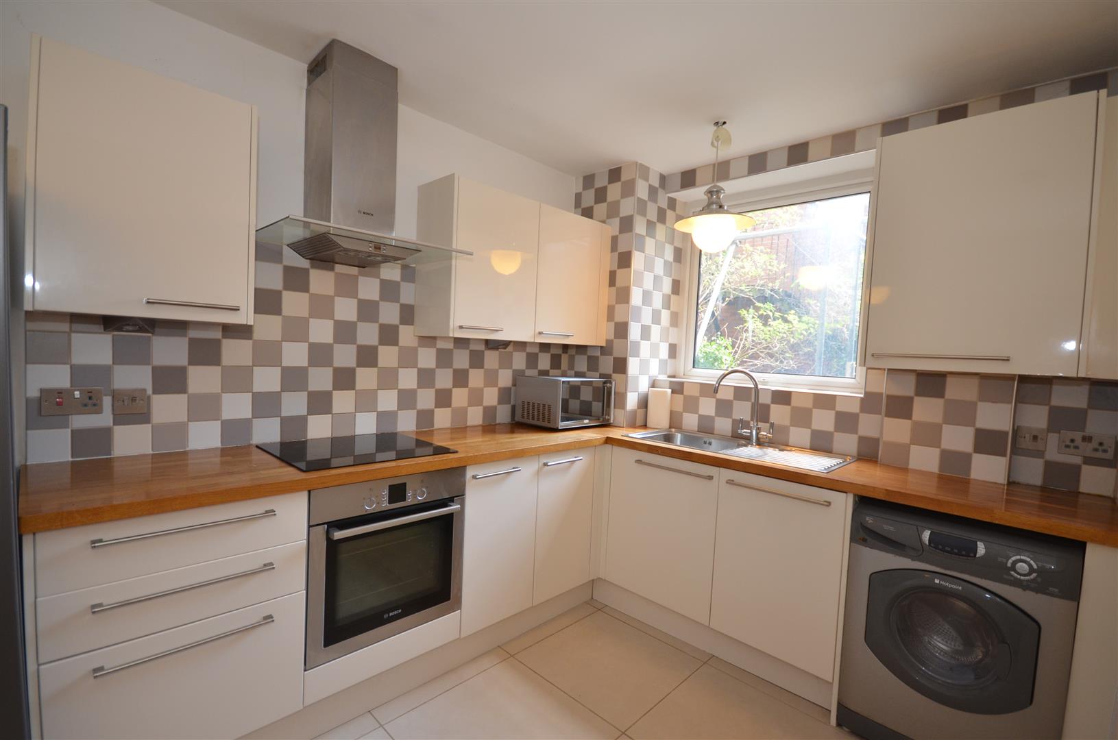 Flat Stanhope Road in Greater London