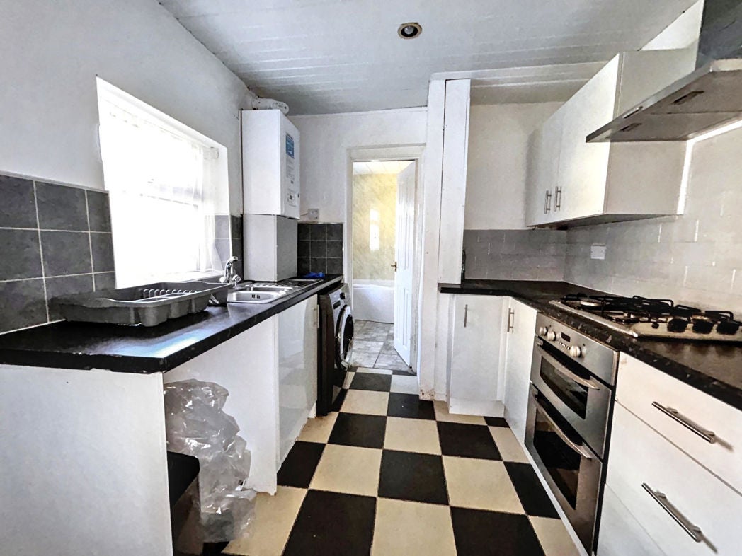 Flat Walnut Gardens in Gateshead