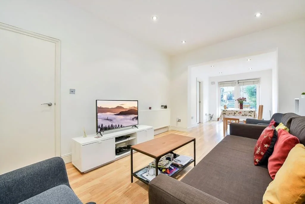 Flat Sutton Road in Greater London