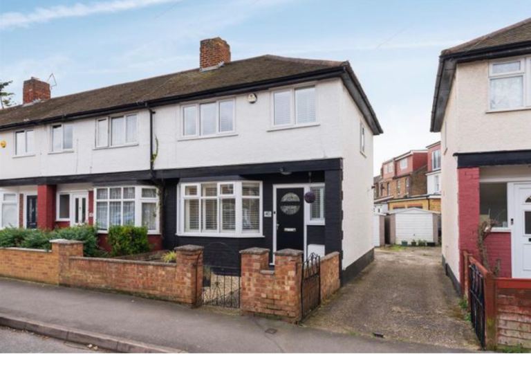 House Warwick Road in Greater London