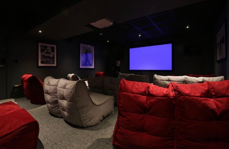 Room Bax Road in Manchester