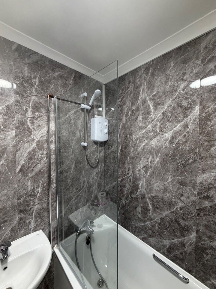 Room Bromyard Avenue in Greater London